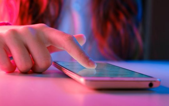 Lansarea platformei eYou: O alternativă europeană în social media care promite transparență și încredere