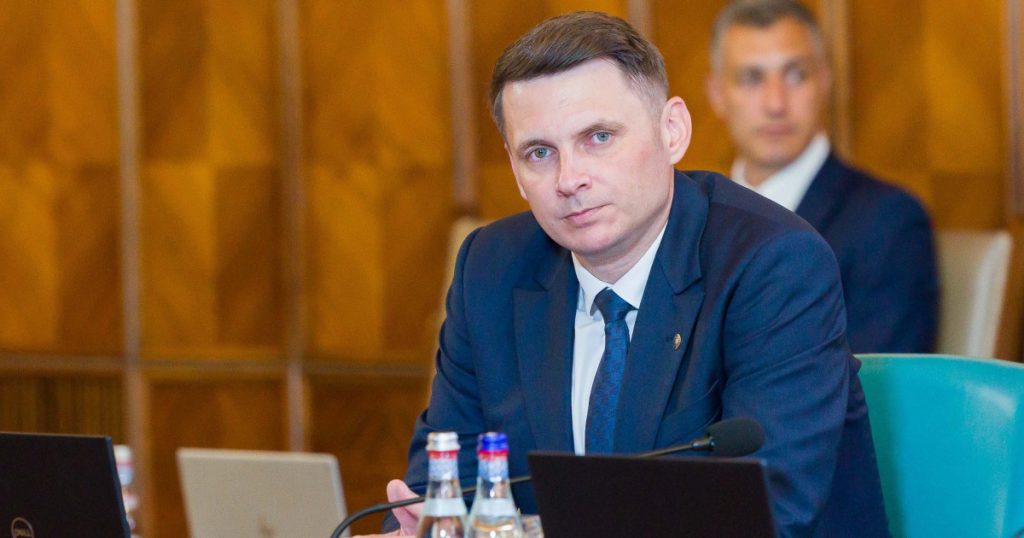 Mircea Abrudean și Provocările Opoziției: O Analiză a Deciziei PNL de a Intra în Opoziție