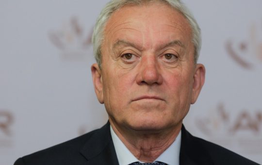 Controversele Investiției în Permacultură: Achiziția Cotețului Mobil la Buzău în Centrul Disputelor Politice