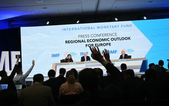 Impactul Războiului din Orientul Mijlociu asupra Economiei Europene: O Analiză Detaliată a Riscurilor de Recesiune