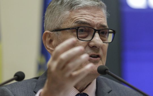 Daniel Dăianu: Apel pentru Stabilitate Politică în Fața Crizei Economice