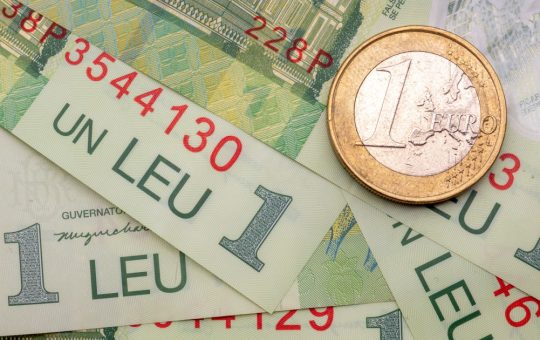 Criza economică românească: Euro atinge un maxim istoric, iar leul se prăbușește sub presiunea instabilității politice