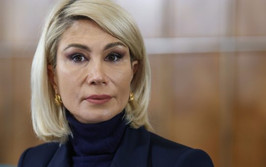 Răsturnări Politice în România: Raluca Turcan și Provocarea Guvernării pentru Sorin Grindeanu