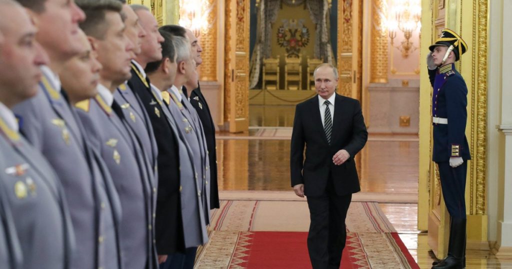 Frica și Subordonarea Elitei Ruse Sub Regimul lui Putin: O Analiză Profundă