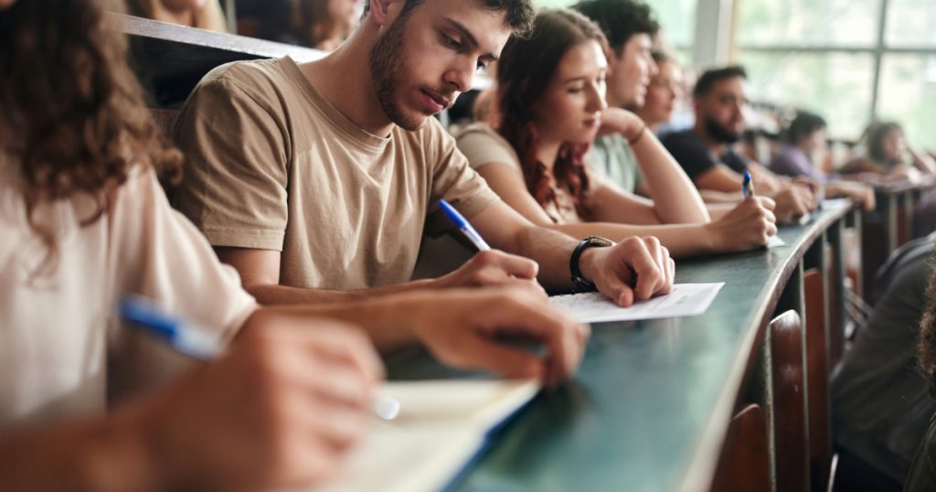 Inovația în educația superioară: Cum se adaptează universitățile românești la cerințele pieței muncii