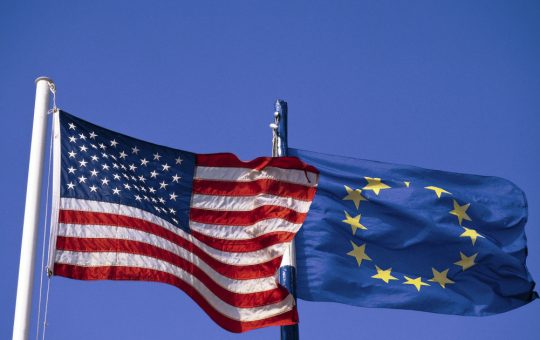 De ce europenii își doresc un drum independent: Sondaje recente dezvăluie scepticismul crescut față de SUA