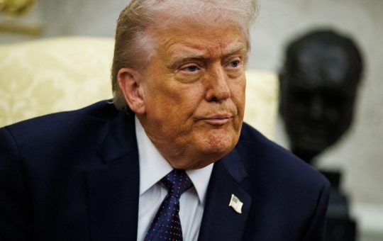 Tensiuni comerciale transatlantice: Eșecul negocierilor dintre UE și SUA și amenințările lui Trump