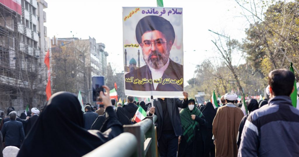 Întâlnirea semnificativă dintre Președintele Iranului și Mojtaba Khamenei: Implicații și Perspective