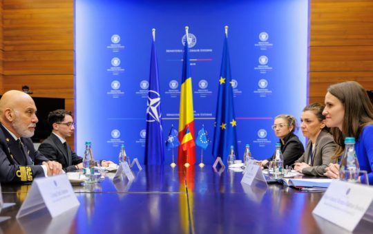 Discuții Strategice între Oana Ţoiu și NATO: Securitatea Flancului Estic și Provocările cu Drone