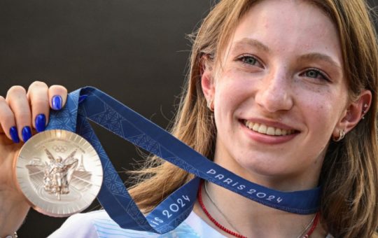Controversă în Gimnastica Românească: Ana Maria Bărbosu și Suspendarea Provizorie din Competiții