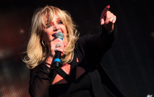 Starea de sănătate a lui Bonnie Tyler: O analiză detaliată a situației medicale și implicațiilor sale
