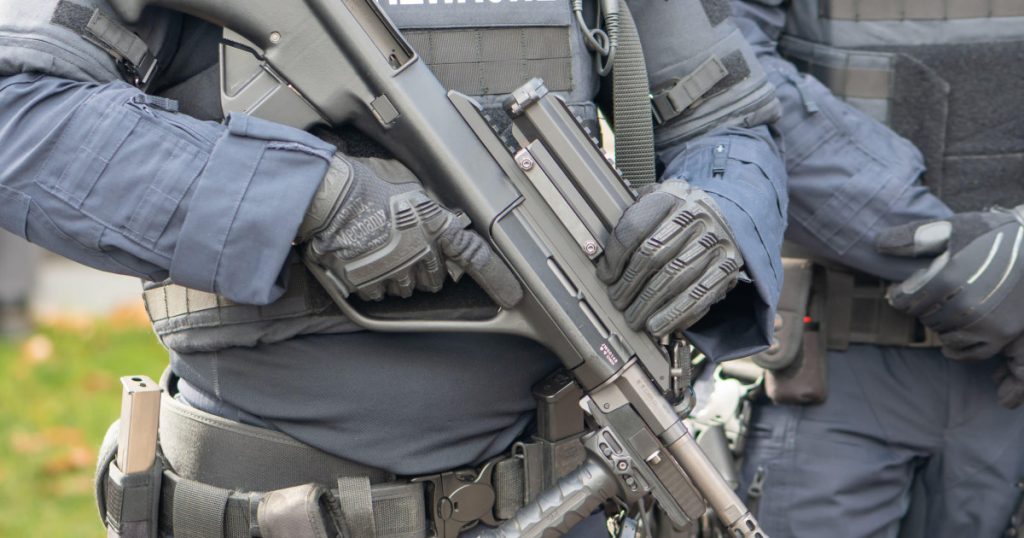 Destructurarea unei rețele de proxenetism din Buzău: O privire detaliată asupra traficului de persoane și impactul său asupra societății