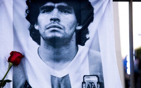 Investigarea Circumstanțelor Tragice ale Morții lui Diego Maradona: Mărturia Medicilor și Implicațiile Legale