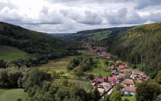 Provocările financiare ale primăriilor mici: O analiză detaliată a colectării taxelor în România