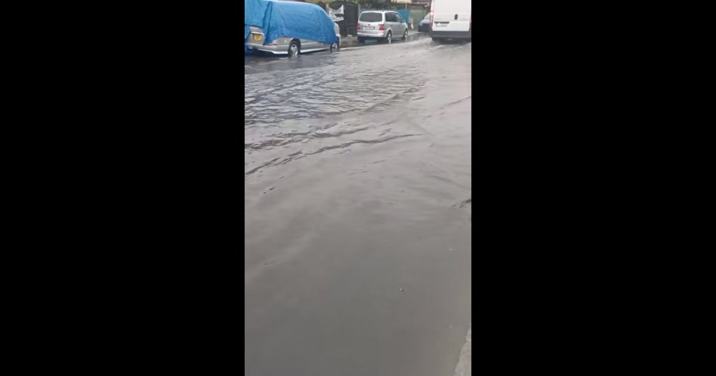 Inundații devastatoare în Slatina: Impactul ploilor abundente asupra comunității și infrastructurii locale