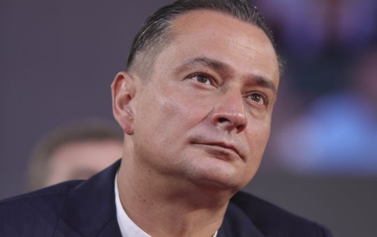 Daniel Băluță și Ilie Bolojan: O confruntare simbolică în contextul european al României