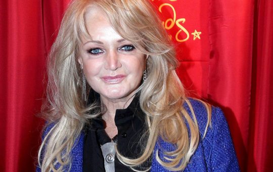 Bonnie Tyler: O Lumină în Întuneric - Mesajul Staff-ului și Contextul Crizei Sănătății