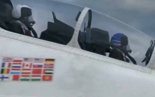 Eroarea digitală a paradei de la Moscova: Avioane Su-30 cu steagurile NATO și impactul asupra imaginii Rusiei