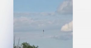 Momente de Groază în Aer: Incidentul Parașutistului din Aproape de Craiova și Lecțiile de Securitate Aeronautică