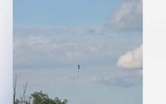 Momente de Groază în Aer: Incidentul Parașutistului din Aproape de Craiova și Lecțiile de Securitate Aeronautică