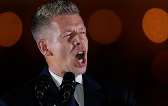 Péter Magyar și Provocările Migrației: O Cursă de Coliziune cu Bruxelles-ul?