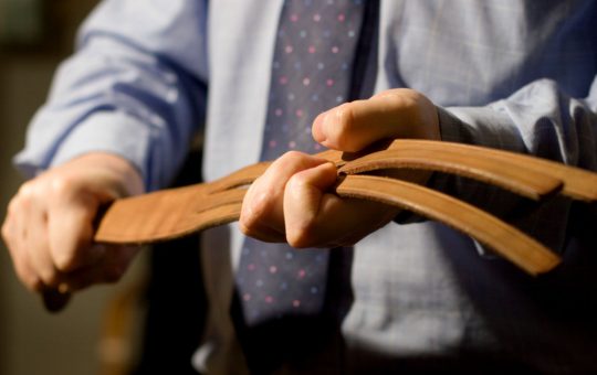 Controversă în educația din Singapore: Pedeapsa corporală cu băţul, o practică îngăduită de stat
