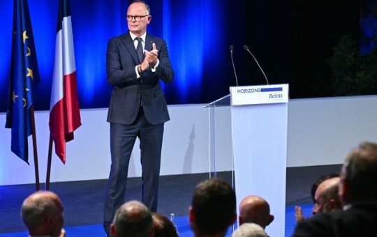 Edouard Philippe: O candidatură strategică pentru a stopa avansul extremei drepte în Franța