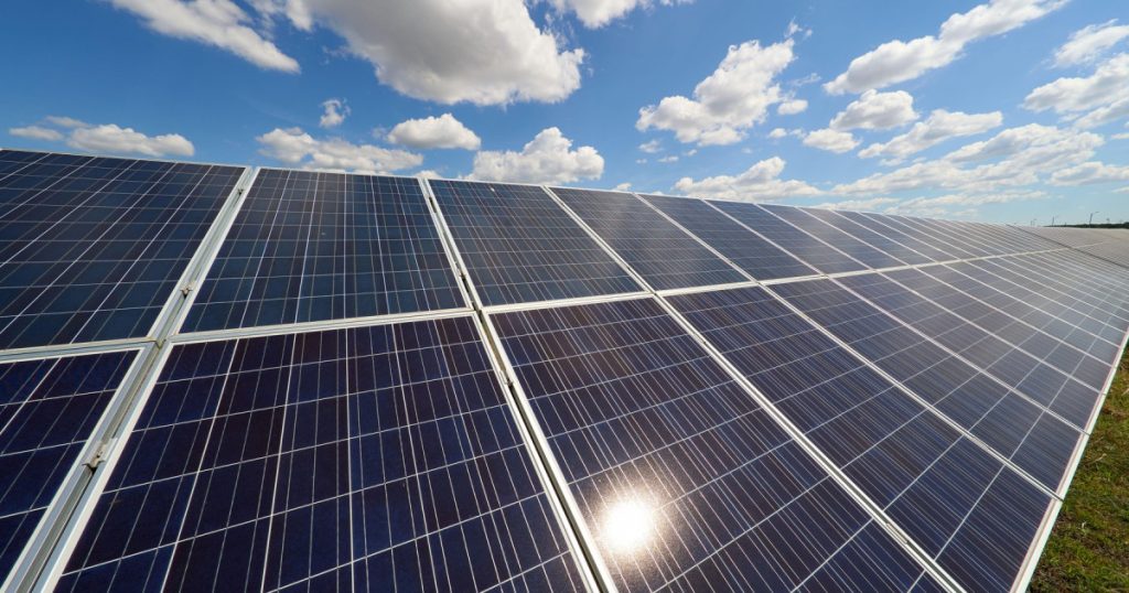 De ce România vinde energie ieftină în Bulgaria și o reimportează de 7 ori mai scump: O analiză a proastei planificări energetice
