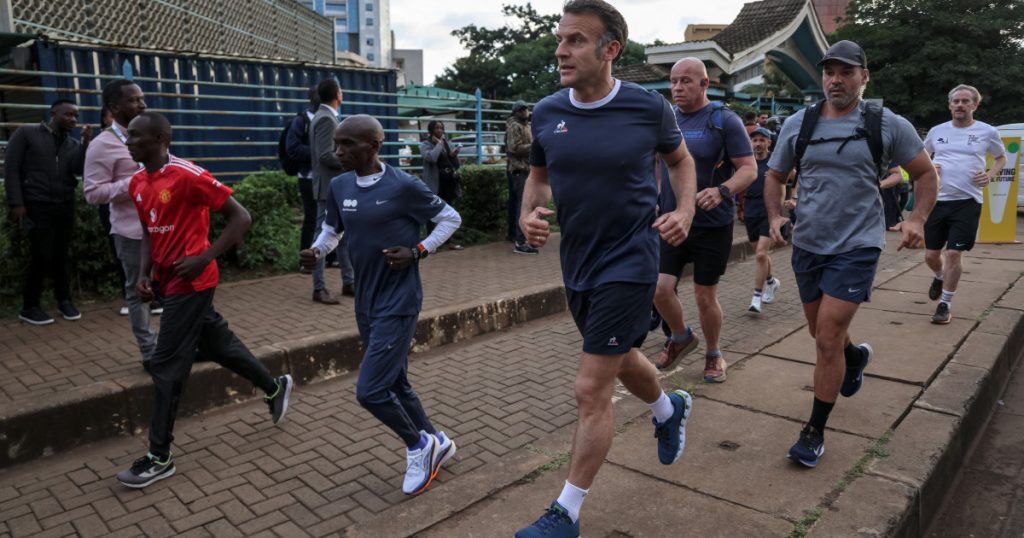 Emmanuel Macron și Eliud Kipchoge: O alergare simbolică pe străzile din Nairobi înainte de Summitul „Africa Forward”