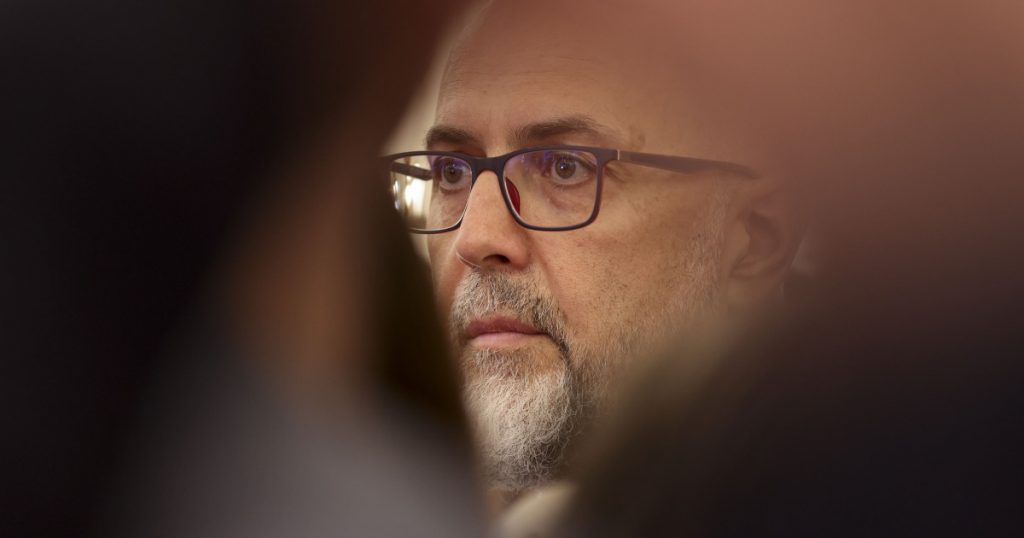 Kelemen Hunor și Provocările Coaliției: O Analiză a Situației Politice din România