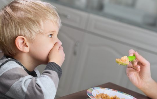 Provocările alimentației copiilor: Mofturile la masă și soluții durabile pentru părinți