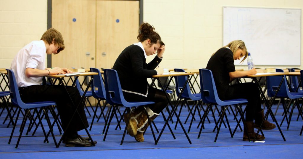 Bacalaureatul 2026: Ghid complet pentru elevi și părinți privind înscrierea și desfășurarea examenului