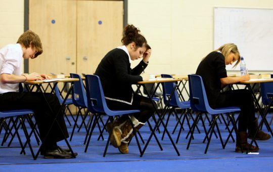 Bacalaureatul 2026: Ghid complet pentru elevi și părinți privind înscrierea și desfășurarea examenului