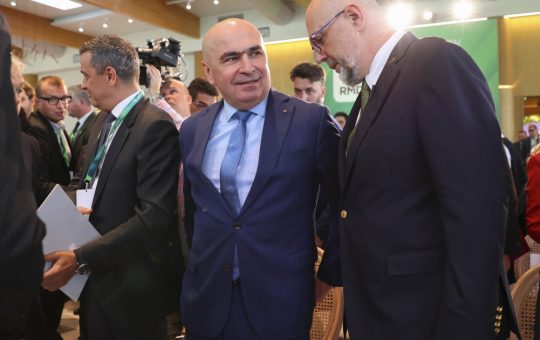 Revenirea lui Ilie Bolojan la Guvern: O provocare pentru PSD și o analiză a jocurilor politice din România