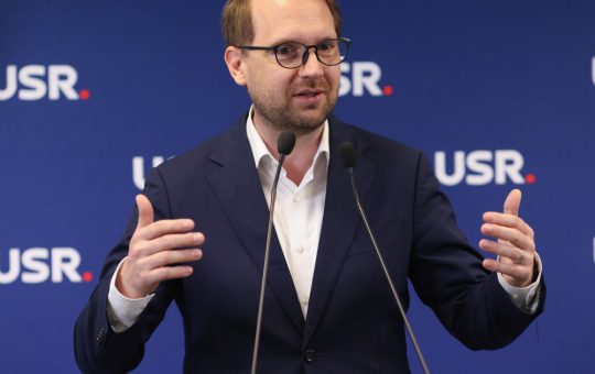 Dominic Fritz și provocările unui guvern tehnocrat: O analiză detaliată a contextului politic românesc