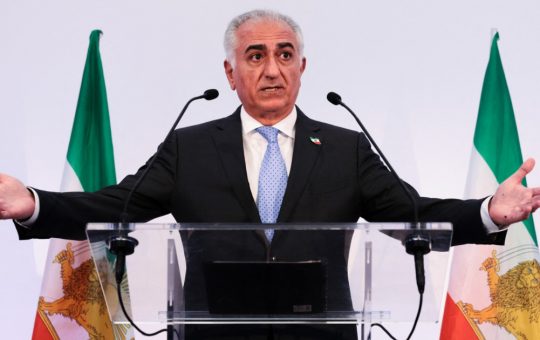 Reza Pahlavi și Critica sa la Adresa Politicii lui Trump: O Analiză a Conflictului Iranian