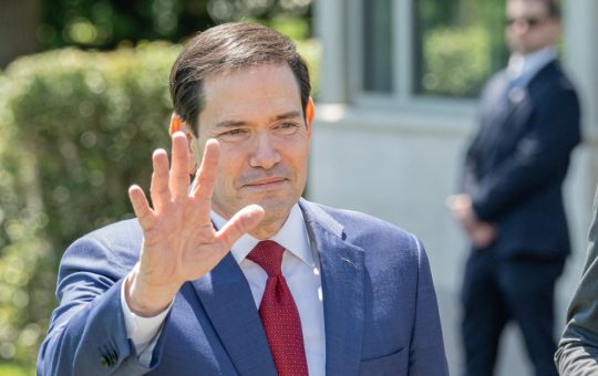 Marco Rubio și Vizita la Beijing: O Călătorie Diplomatică Neobișnuită în Contextul Sancțiunilor