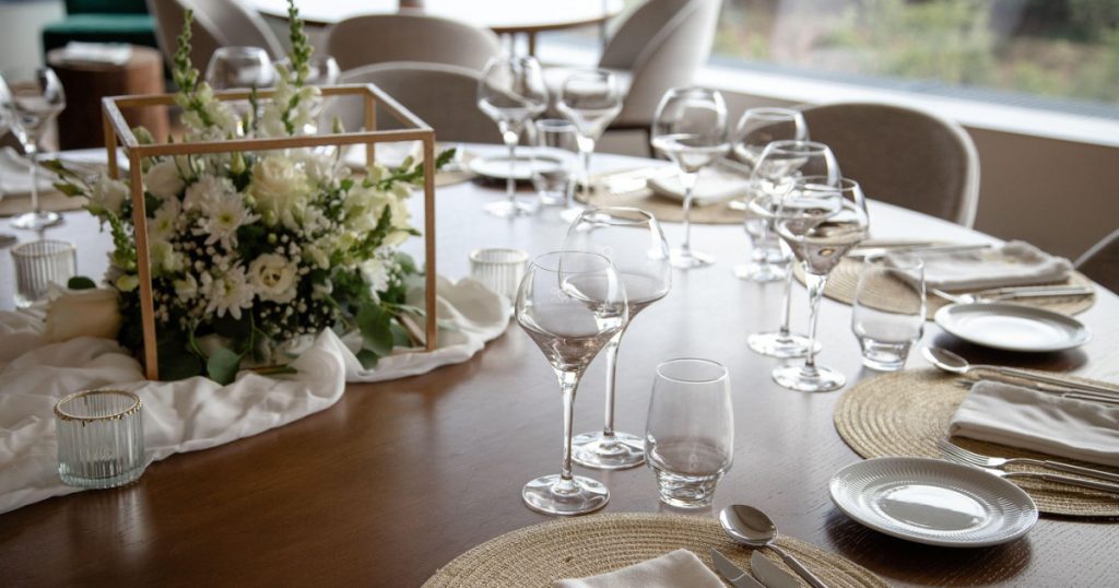 Taxa Zgârcitului: O Nouă Practică Controversată în Restaurantele Austriece