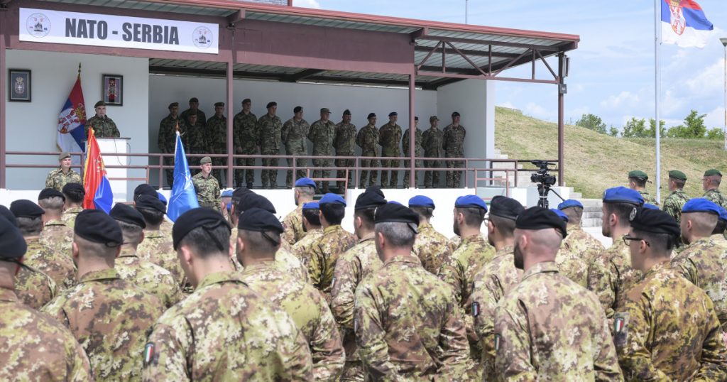 Cooperarea Militară Inedită: Exercițiile Comune dintre Serbia și NATO pe Terenul Foștilor Conflicte