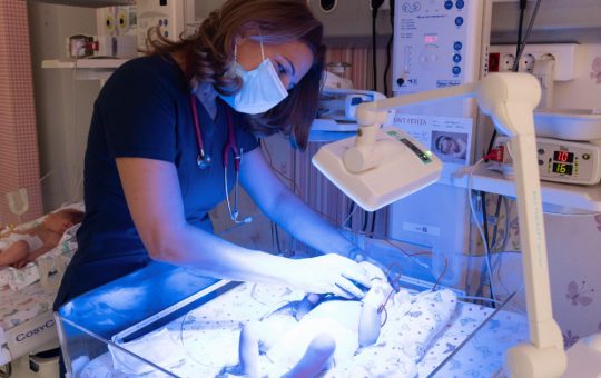 Colaborarea medicală în intervențiile de urgență la nou-născuți: O luptă pentru viață