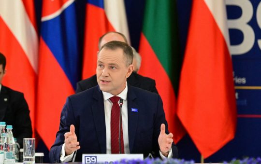 Polonia și viitorul securității europene: Perspectivele lui Karol Nawrocki la Summitul B9 de la București