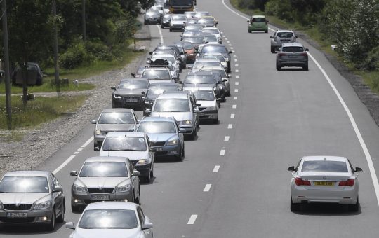Restricții pe DN1: Impactul lucrărilor de reparații asupra traficului și economiei românești