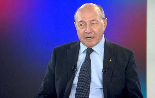 Traian Băsescu și Critica Organizării Alegerilor: O Analiză a Crizei Politice din România