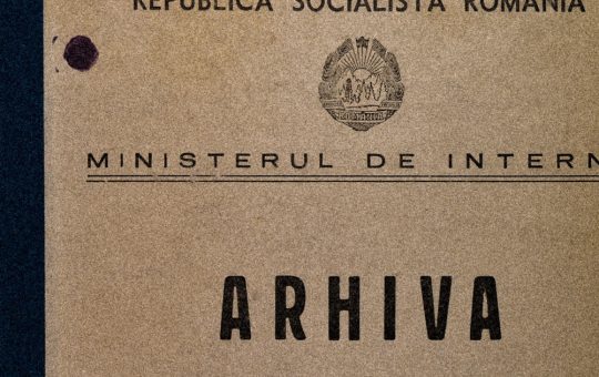 Ascultând Printre Umbre: Cum Securitatea Comunistă Supraveghea Tinerii Rockeri din România