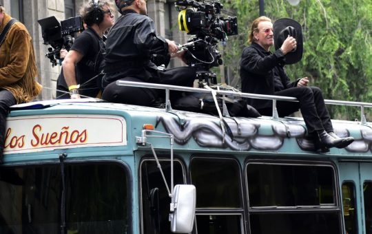 U2 Revine în Forță: Spectacol Stradal în Mexico City pentru Noua Piesă „Street of Dreams”