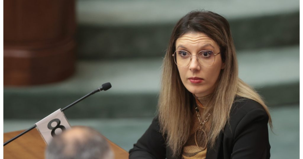 Tensiuni și Controverse în Apele Române: Diana Buzoianu Acuză Manipularea Sindicatului