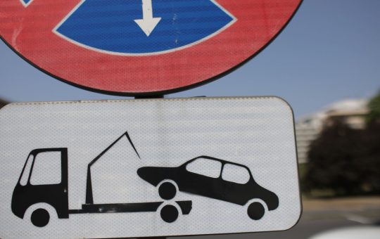 Primăria Capitalei propune majorarea tarifelor pentru ridicarea mașinilor parcate neregulamentar: o analiză detaliată