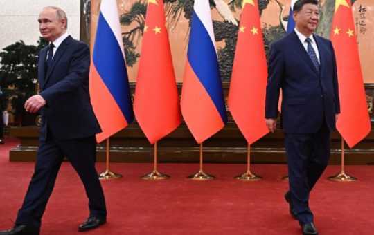 Relațiile Rusia-China în Epoca Contemporană: Vizita lui Putin la Beijing și Implicațiile Geopolitice