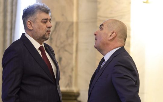 Disputele Strategice din CSAT: Bolojan vs. Ciolacu în Coordonarea Programului SAFE