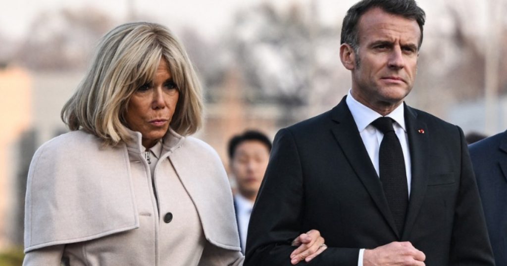 Incidentul de pe scara avionului: o analiză a tensiunilor din cuplul Macron